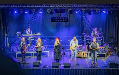 PRACTICALLY PETTY & FLEETWOOD NICKS